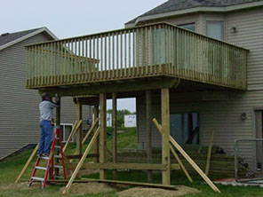 Custom Decks with Thelen Custom Home Builders